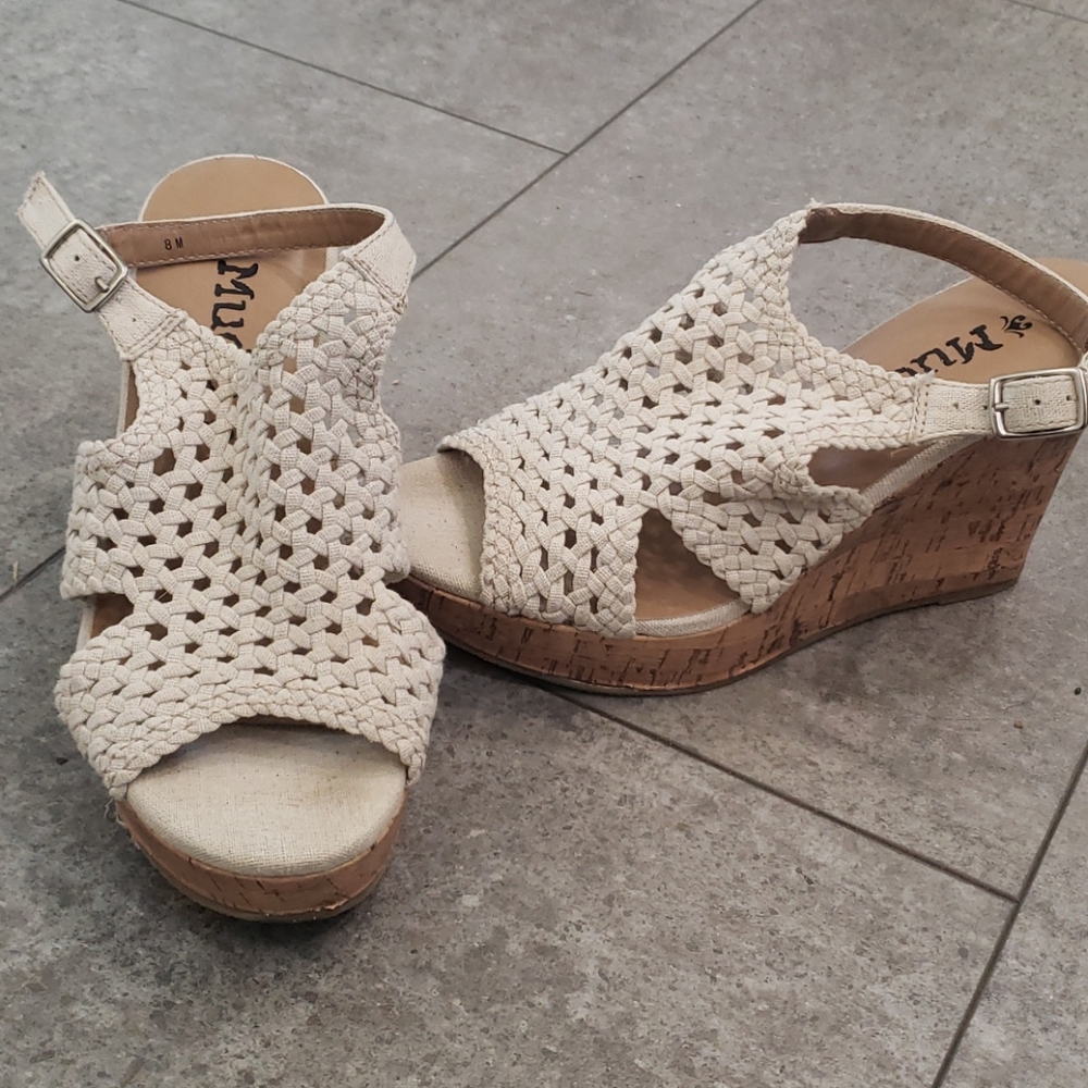 Cute Mudd Cork Wedges